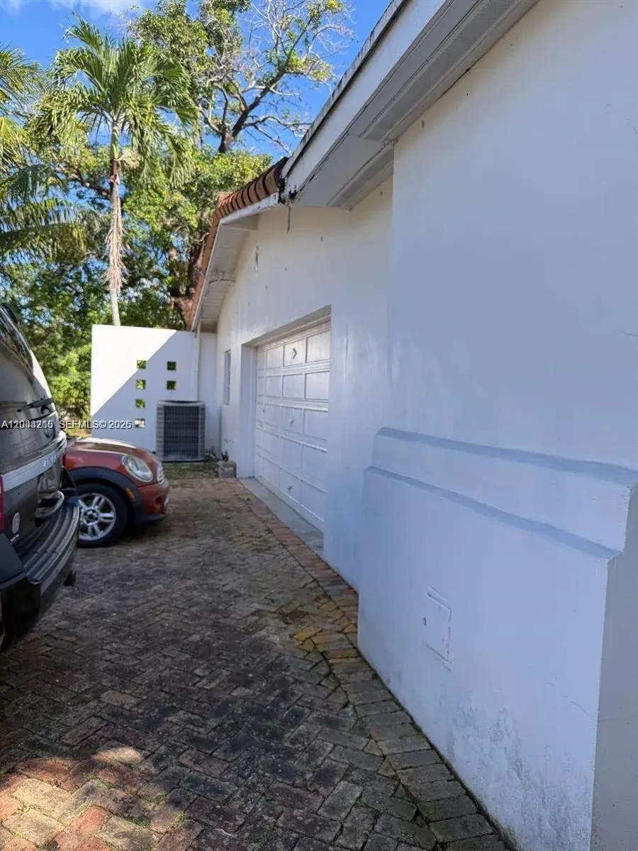 3 bedroom 1 bath for sale at 5600 SW 74th Ct, Miami FL 33143