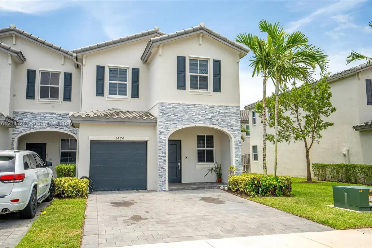 2670 SE 12th St, Homestead FL 33035