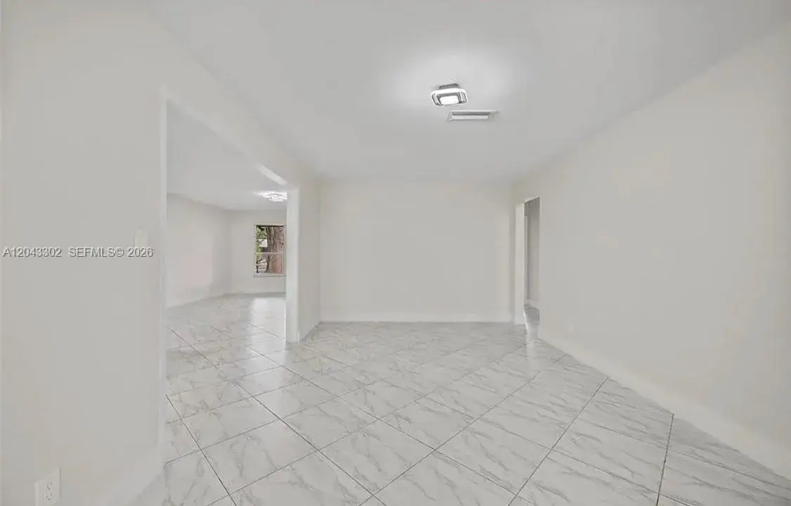 5300 Adams St, Hollywood FL 33021