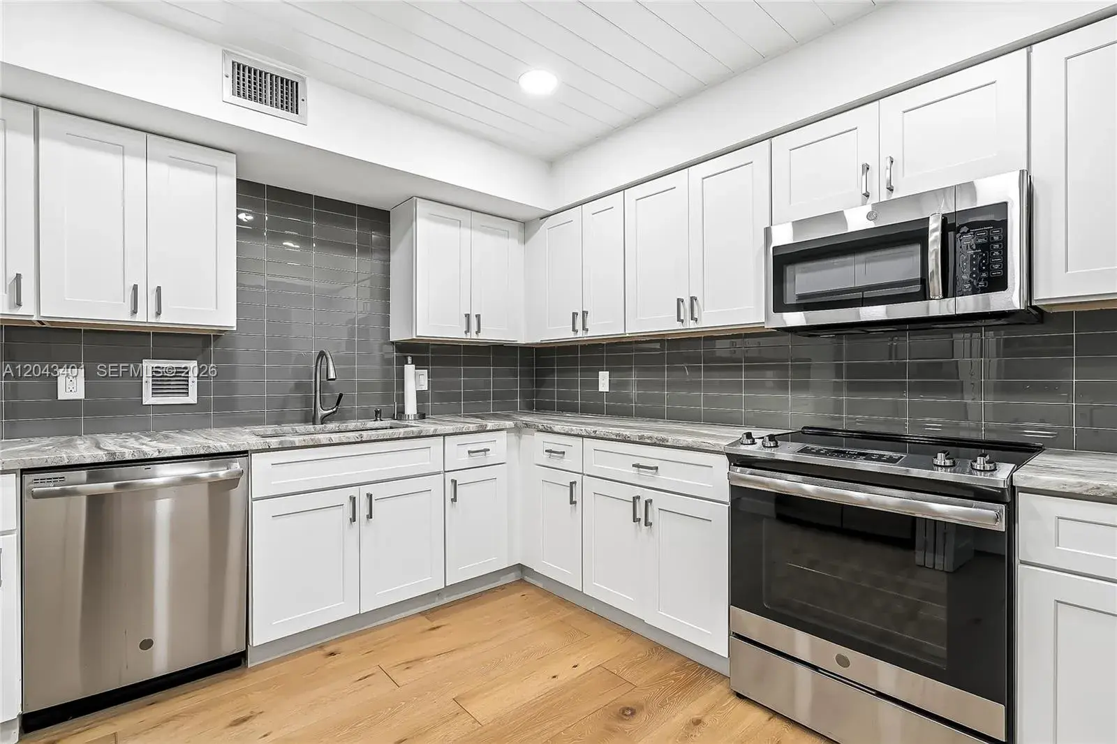 2808 N 46th Ave # E549, Hollywood FL 33021