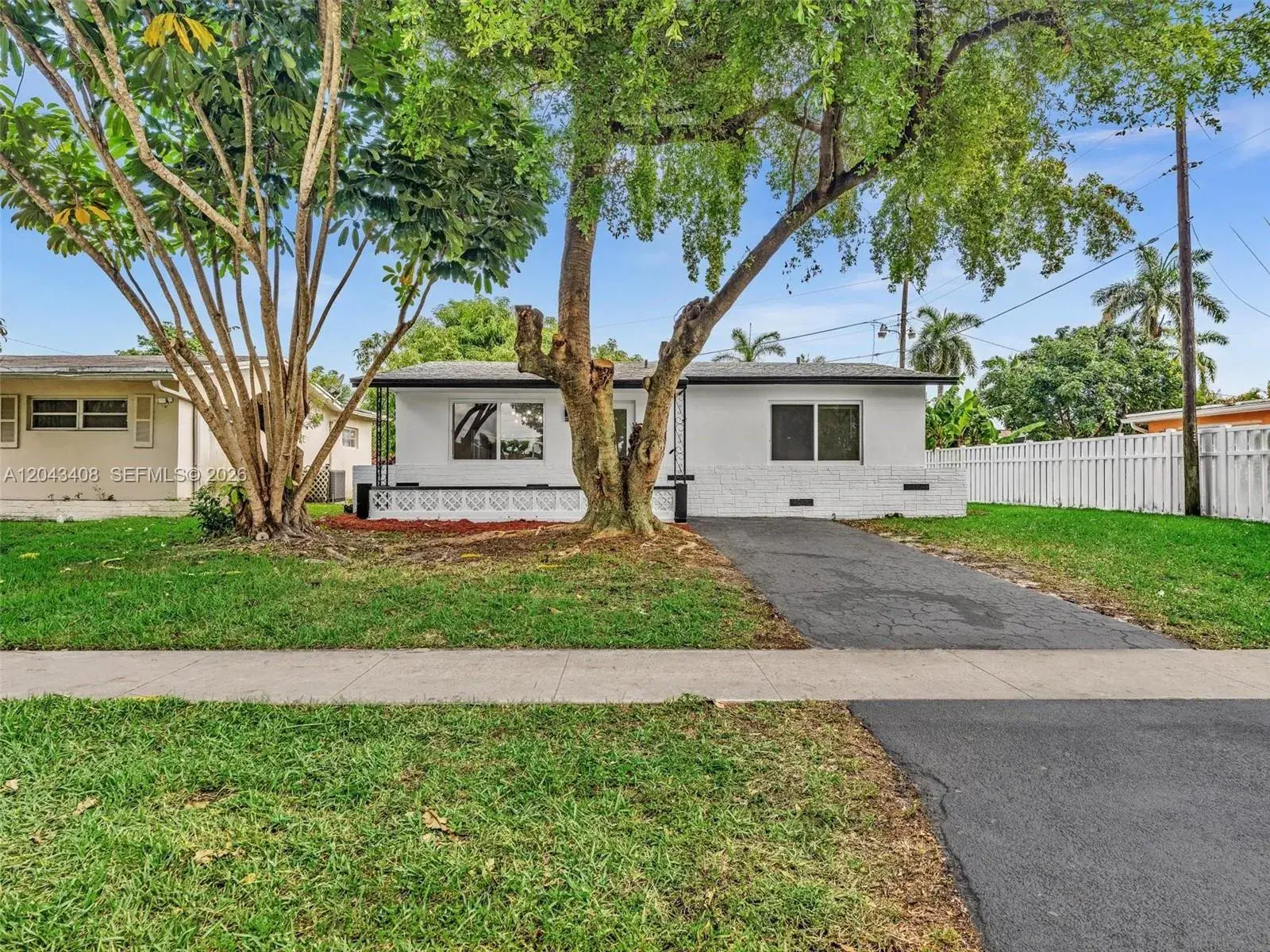 8145 Sunset Strip, Sunrise FL 33322