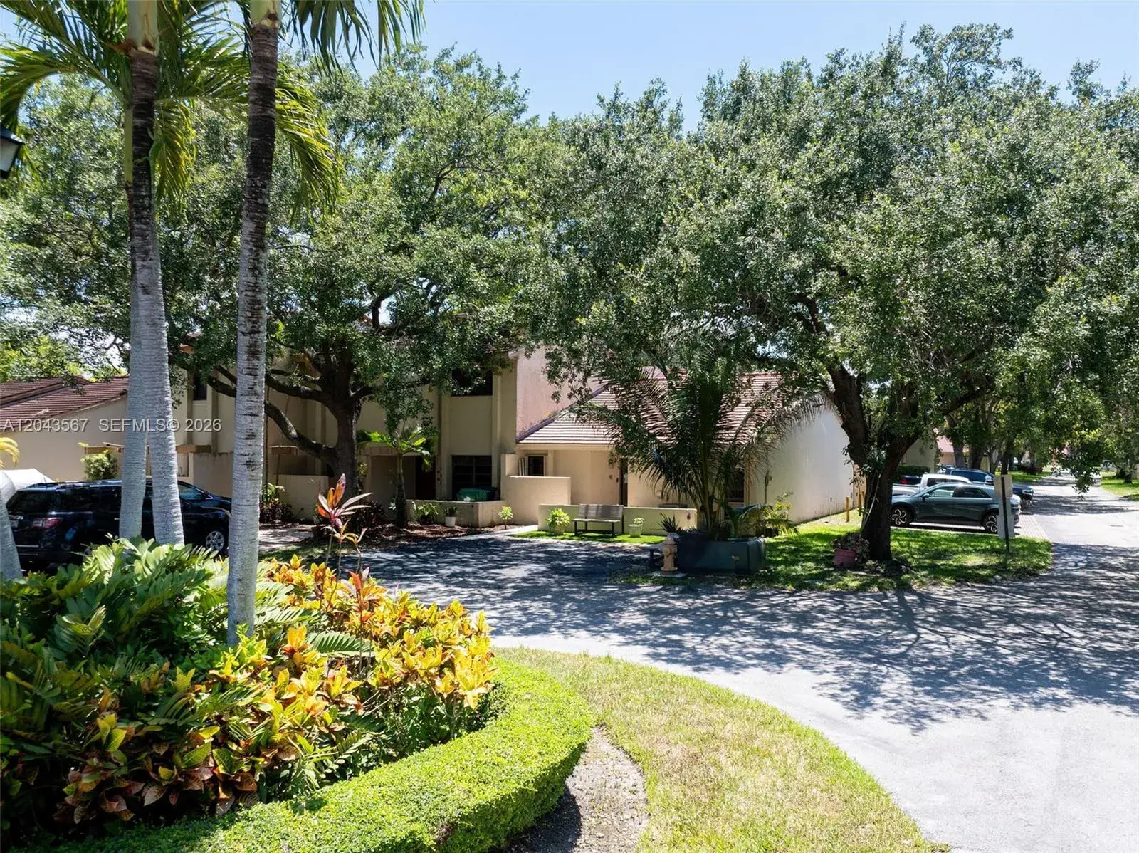 11527 SW 90th St, Miami FL 33176