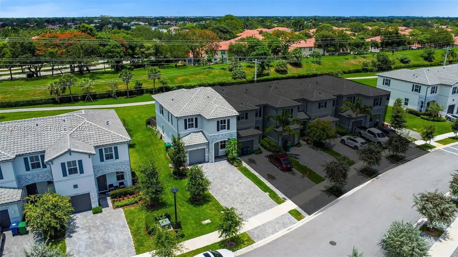 11889 NW 47th Mnr, Coral Springs FL 33076