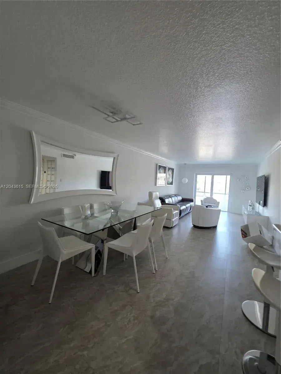 4670 W 13th Ln # 206, Hialeah FL 33012