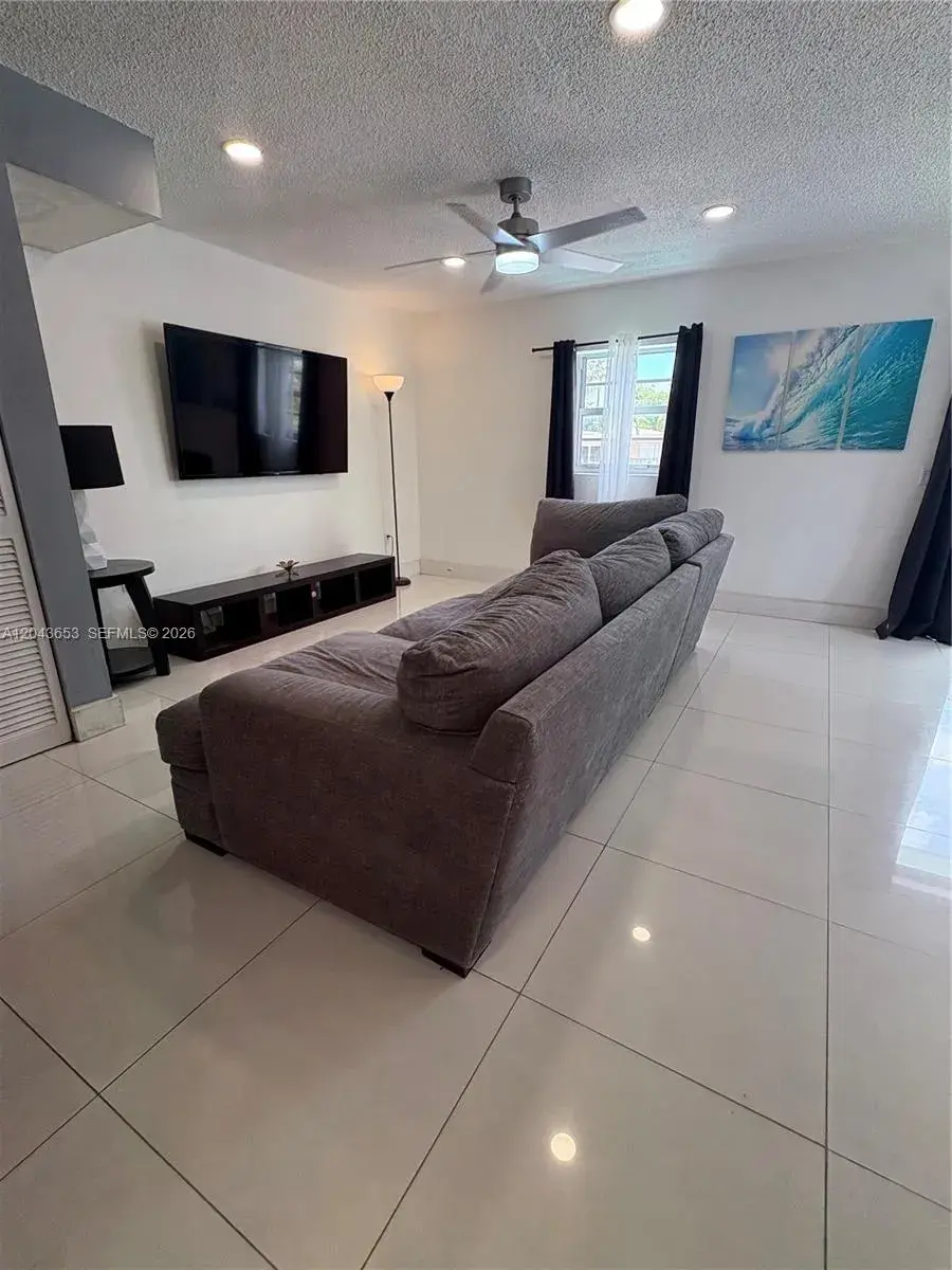 3862 NE 171st St # C, North Miami Beach FL 33160