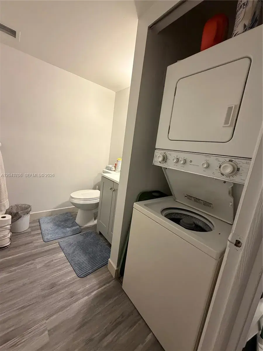 4174 Inverrary Dr # 408, Lauderhill FL 33319