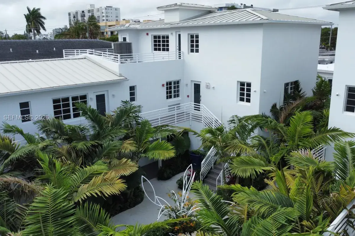 8035 Abbott Ave, Miami Beach FL 33141