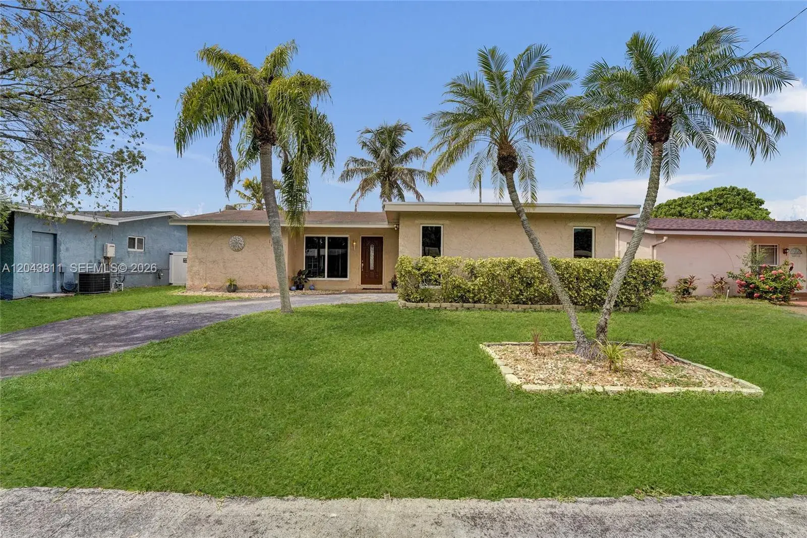 2 bedroom 2 bath for sale at 11700 NW 33rd St, Sunrise FL 33323