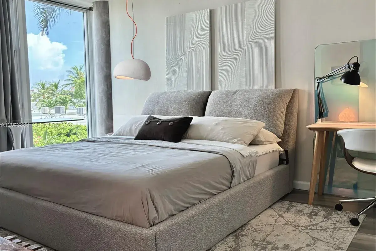 900 Bay Dr # 207, Miami Beach FL 33141