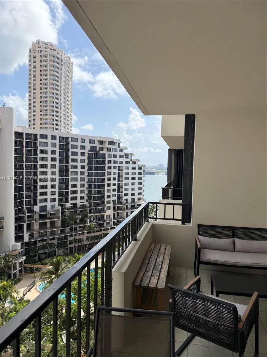 520 Brickell Key Dr # A1412, Miami FL 33131
