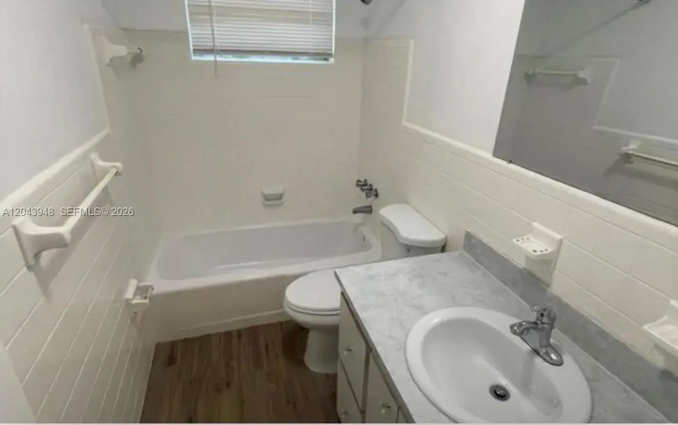 400 SE 9th Ct # 9, Hallandale Beach FL 33009