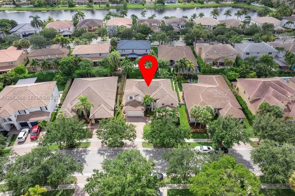 3904 W Gardenia Ave, Weston FL 33332