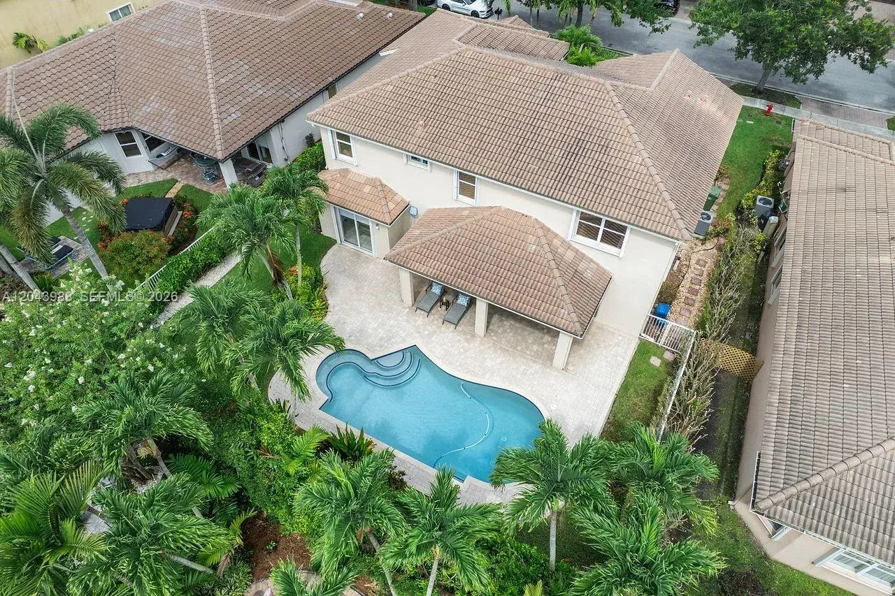 3904 W Gardenia Ave, Weston FL 33332