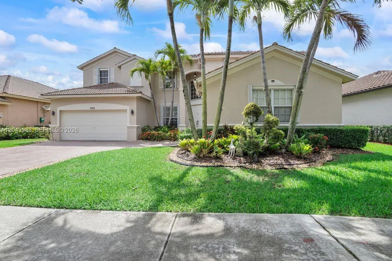 3904 W Gardenia Ave, Weston FL 33332