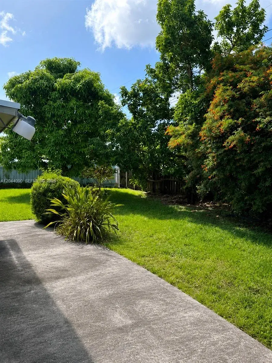 11832 SW 185th Ter, Miami FL 33177