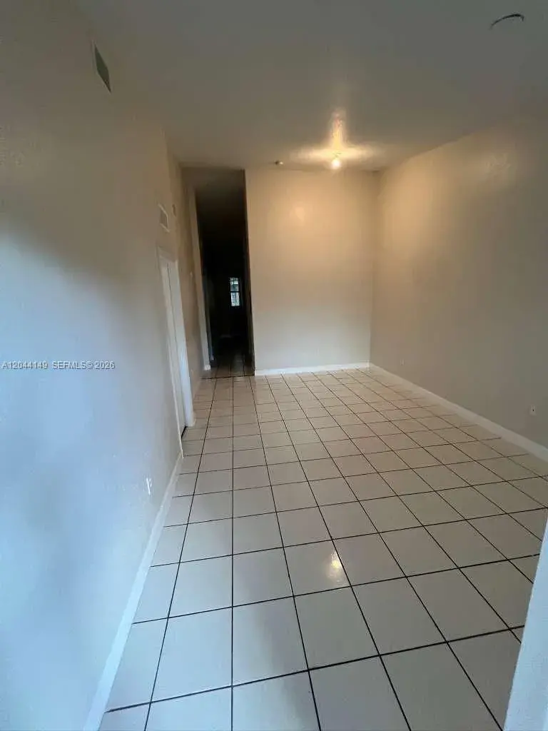1661 SE 28th St # 202, Homestead FL 33035