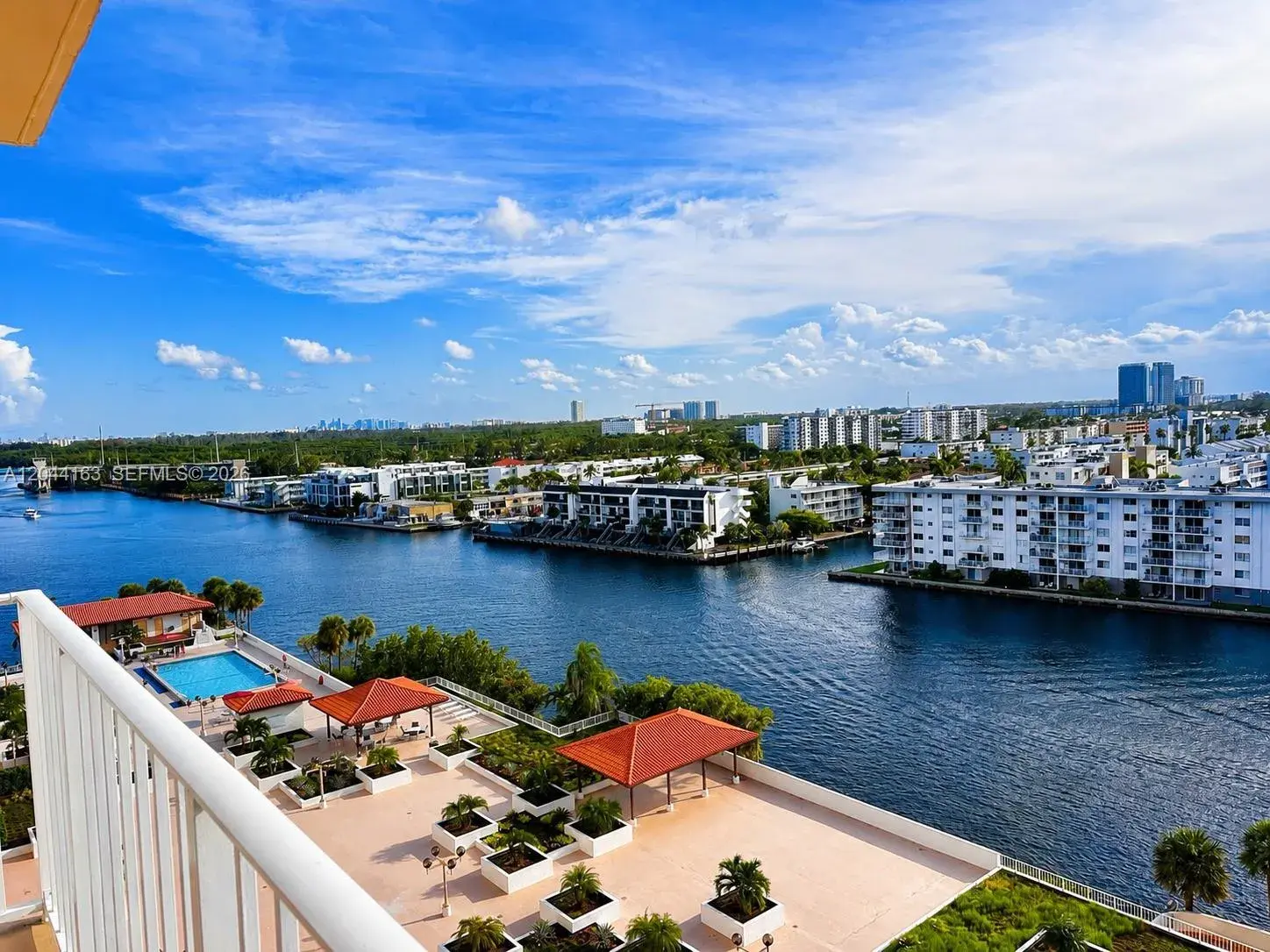 2 bedroom 2 bath for rent at 290 174th St # 1207, Sunny Isles Beach FL 33160