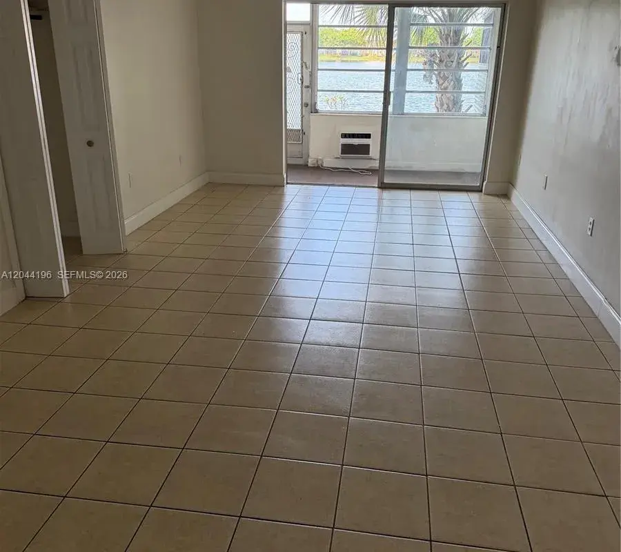 19001 NE 2nd Ave # 1404, Miami FL 33179