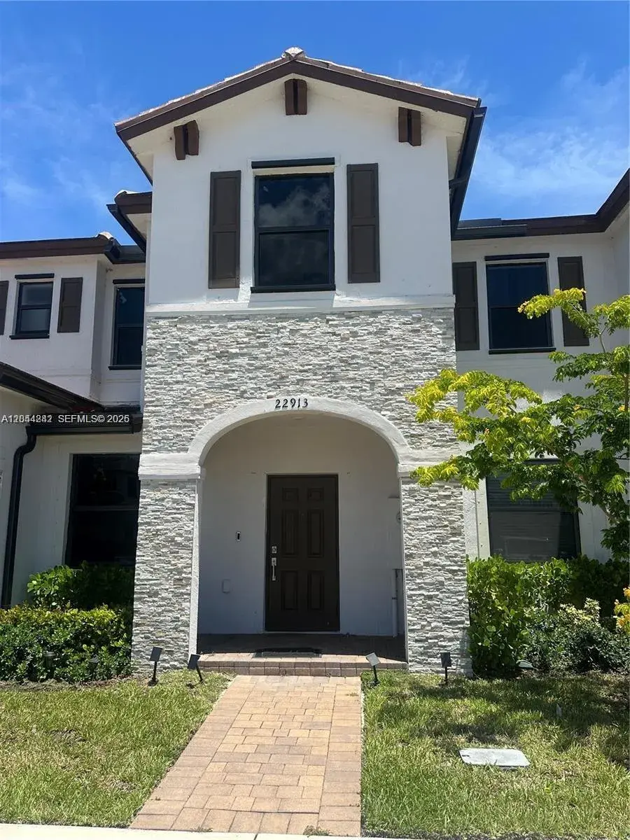 3 bedroom 2 bath Residential for sale at 22913 SW 99th Ave, Cutler Bay FL 33190