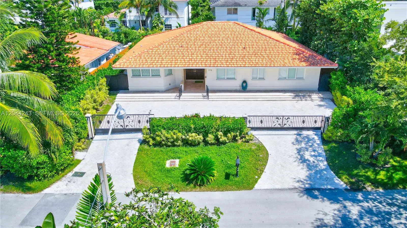 773 Woodcrest Rd, Key Biscayne FL 33149