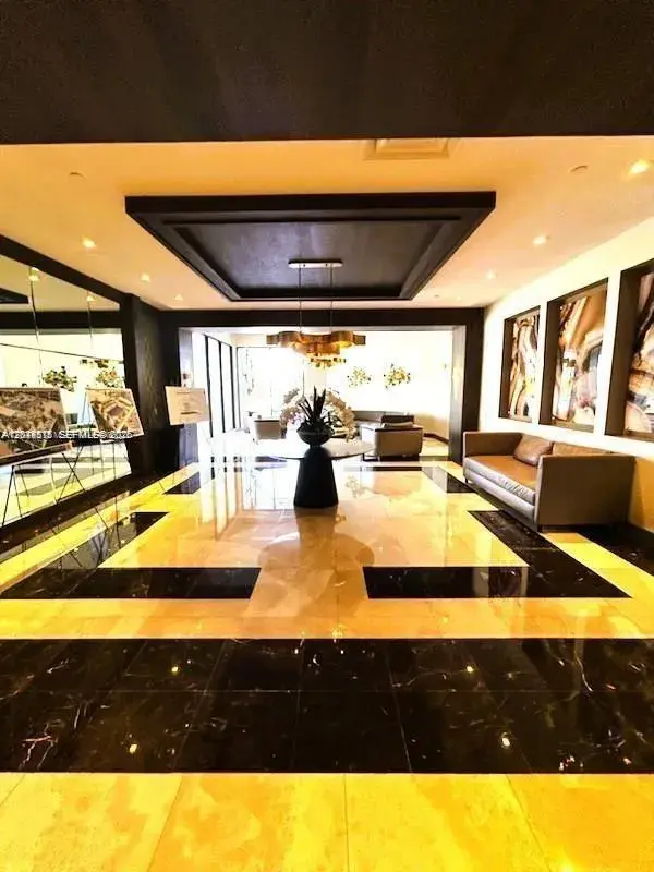 20515 E Country Club Dr # 142, Aventura FL 33180