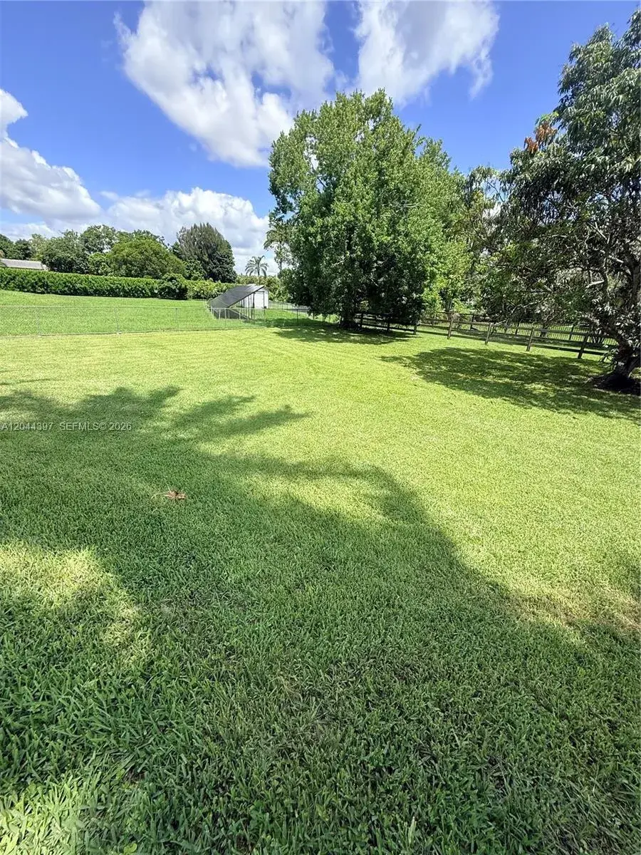 20501 SW 50th Pl, Southwest Ranches FL 33332