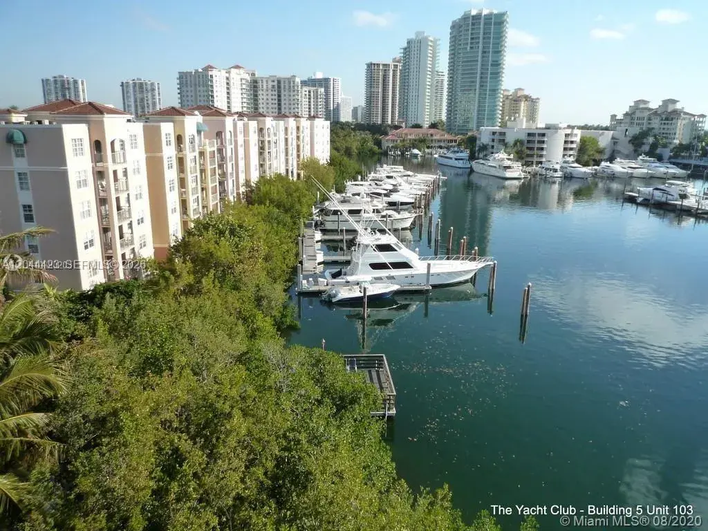 19501 E Country Club Dr # 104, Aventura FL 33180