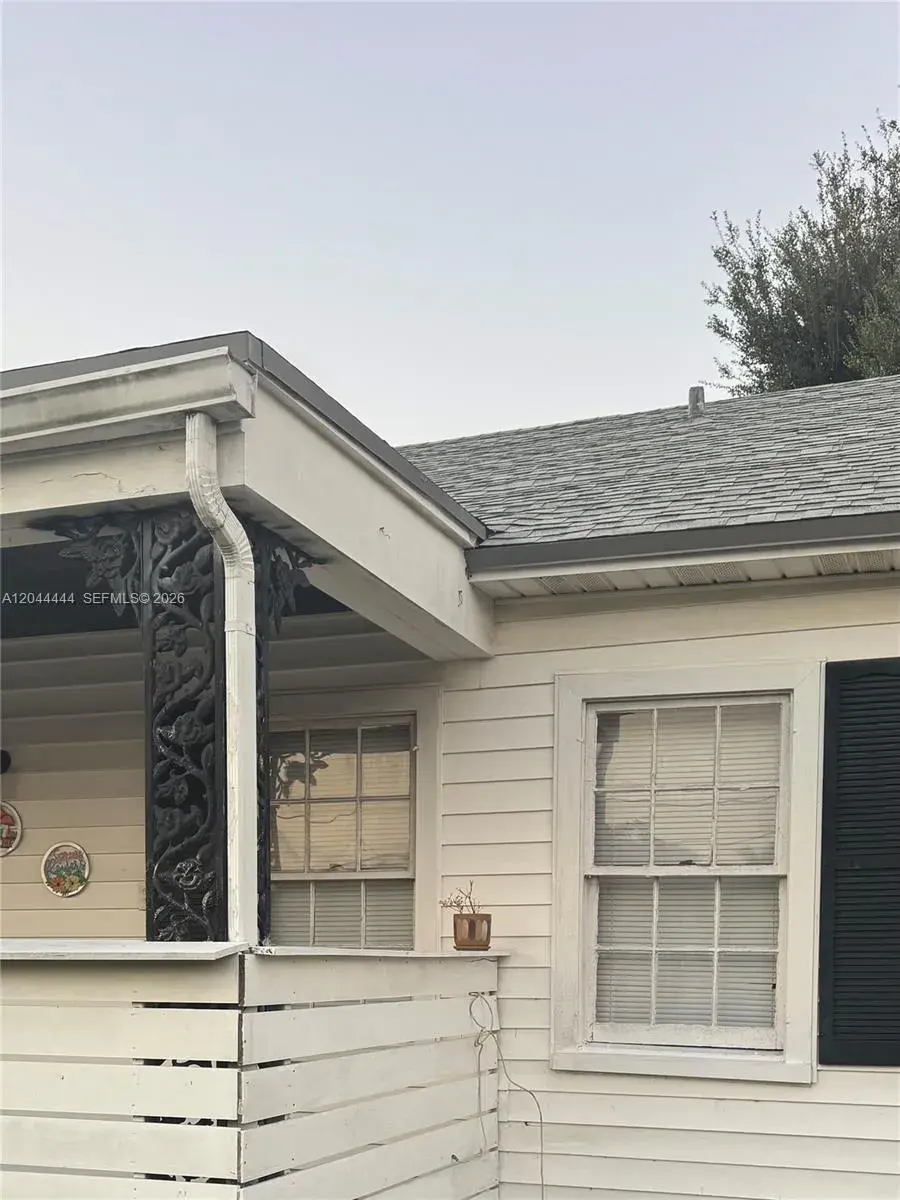 3271 (REAR 1-bedroom) NW 15th St, Miami FL 33125