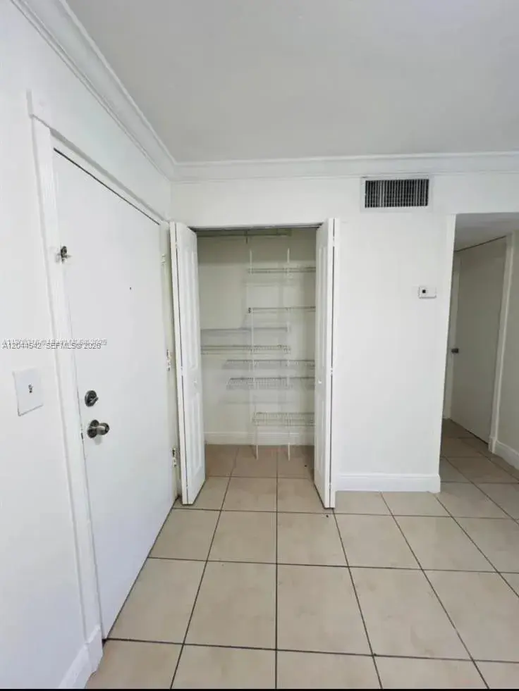 606 W 81st St # 224, Hialeah FL 33014