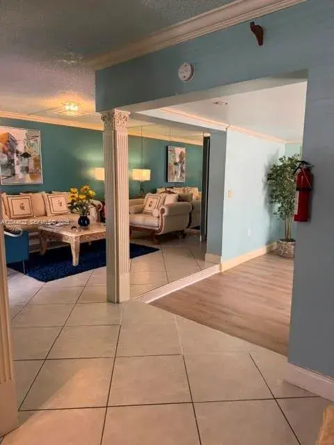 635 NW 97th Pl, Miami FL 33172