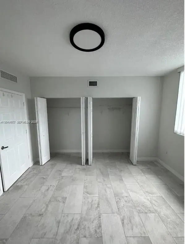 275 NE 18th St # 1406, Miami FL 33132