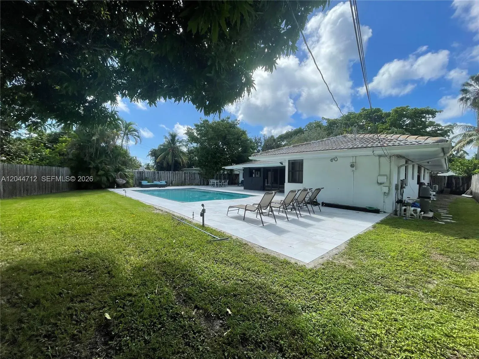 2115 Alamanda Dr, North Miami FL 33181