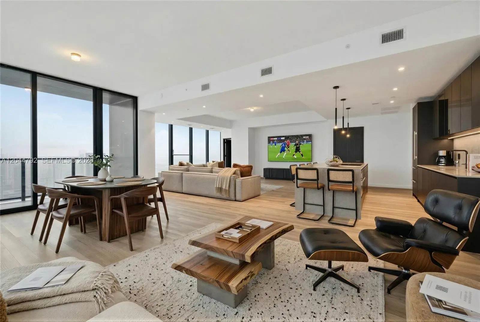 3 bedroom 4 bath Residential for sale at 20 NE 11th # 4703, Miami FL 33132
