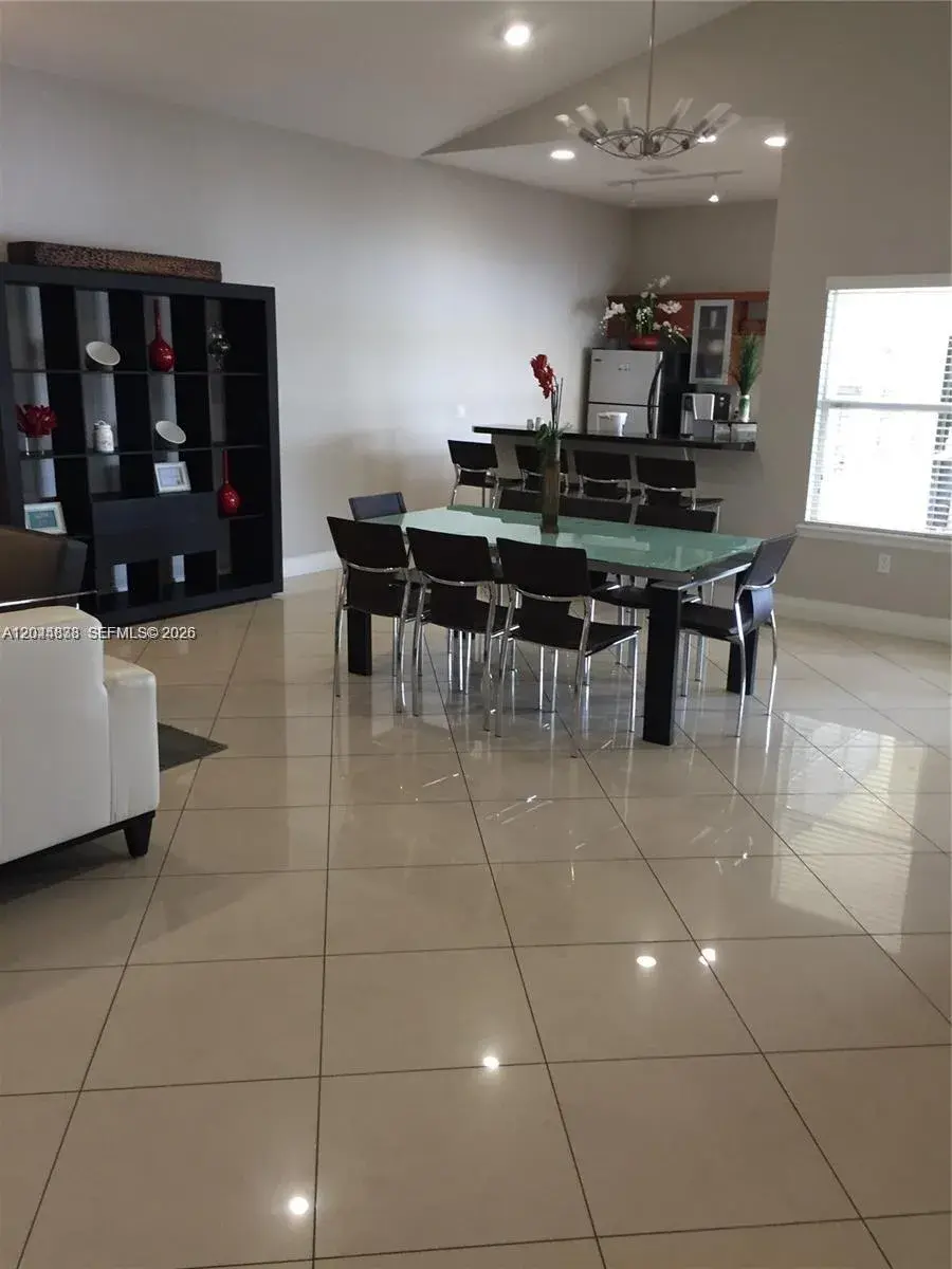 12870 Vista Isles Dr # 517, Sunrise FL 33325