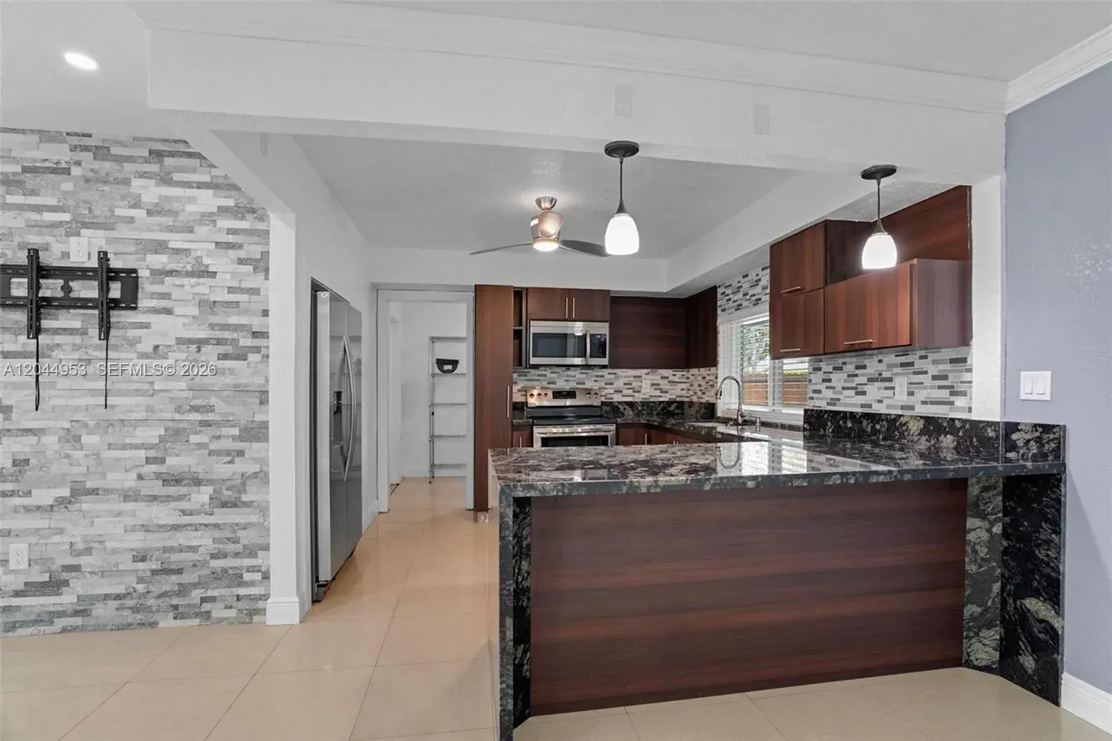 8891 NW 11th St, Pembroke Pines FL 33024