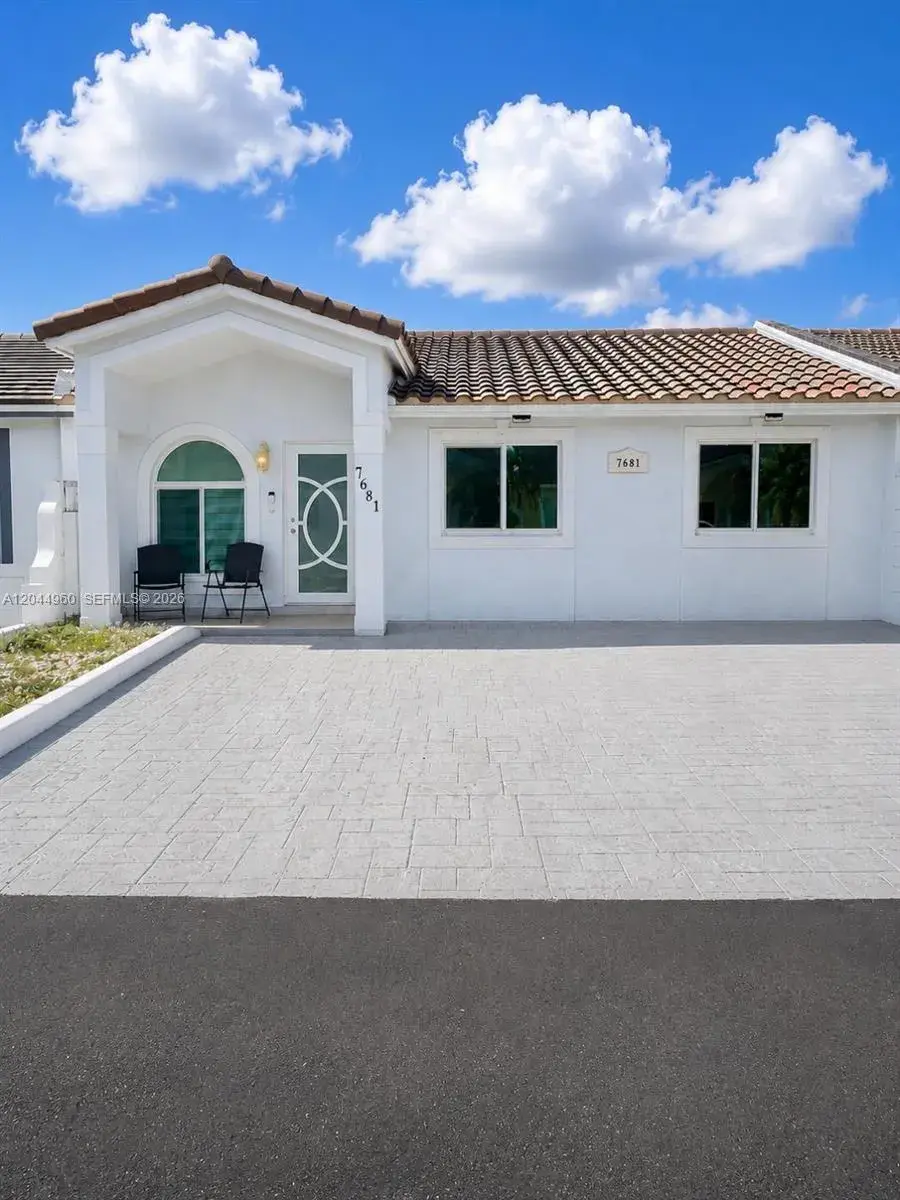 7681 NW 178th Ter, Hialeah FL 33015