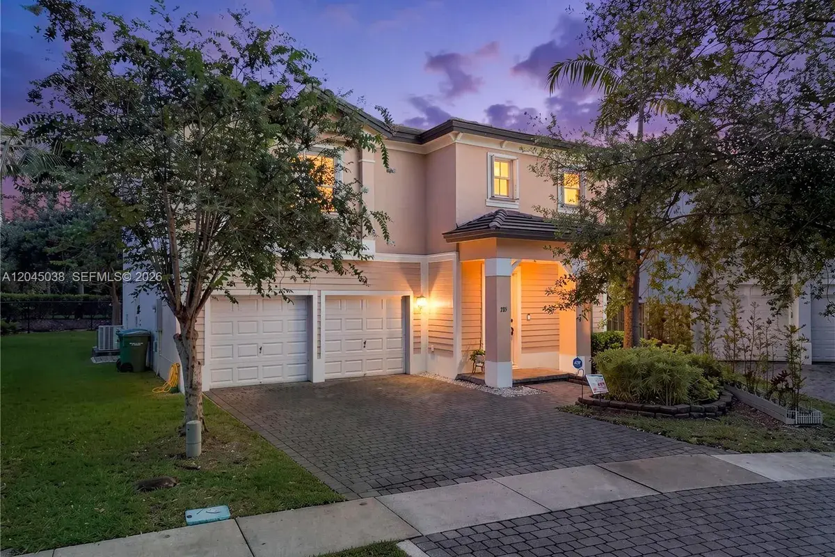 285 NE 32nd Ter, Homestead FL 33033