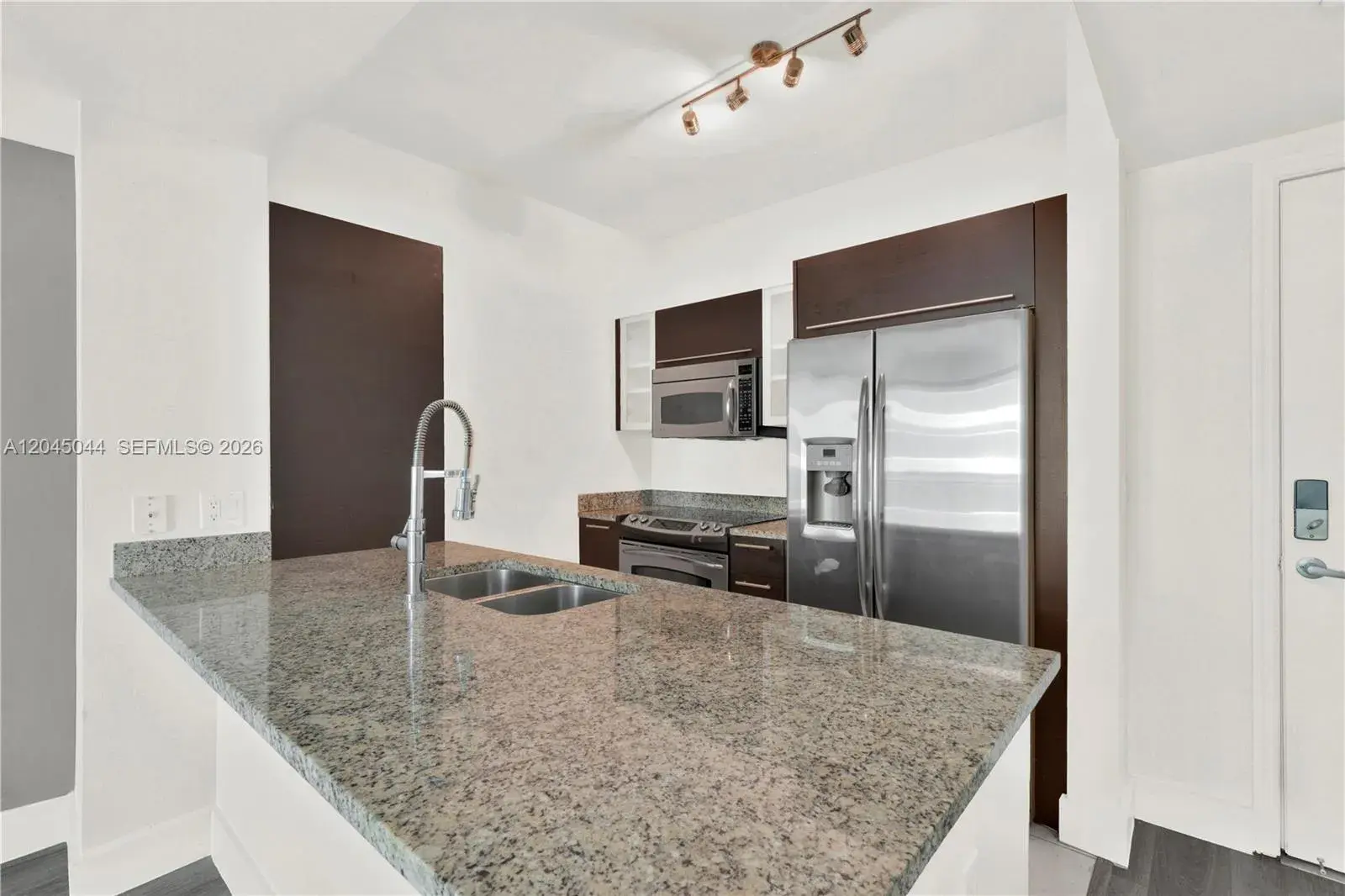 950 Brickell Bay Dr # 802, Miami FL 33131