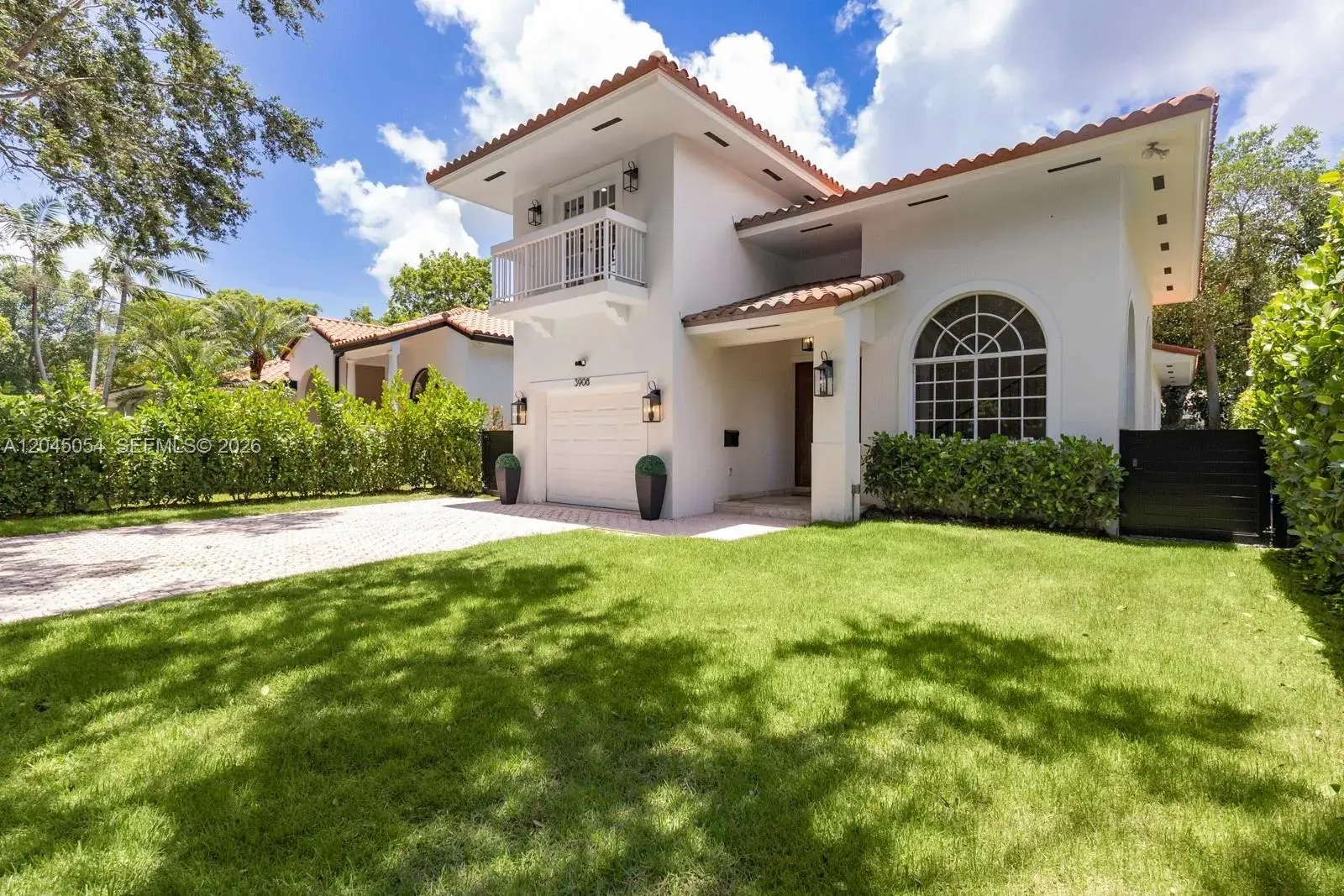 4 bedroom 3 bath for sale at 3908 Anderson Rd, Coral Gables FL 33134