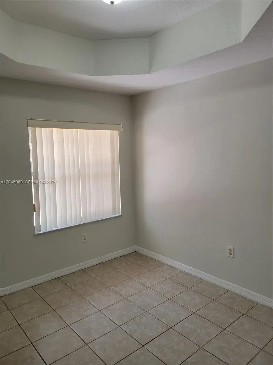 618 SW 106 AV # 1511, Pembroke Pines FL 33025