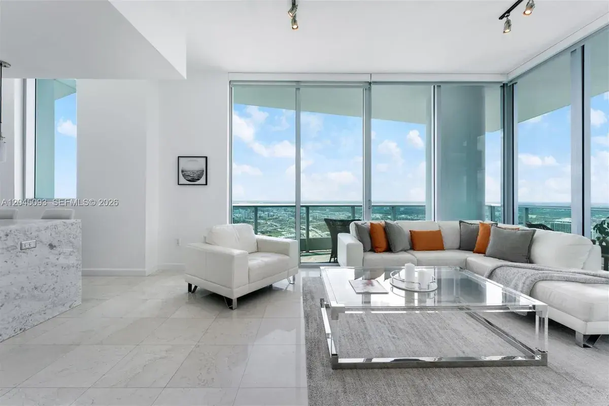 900 Biscayne Blvd # 5812, Miami FL 33132