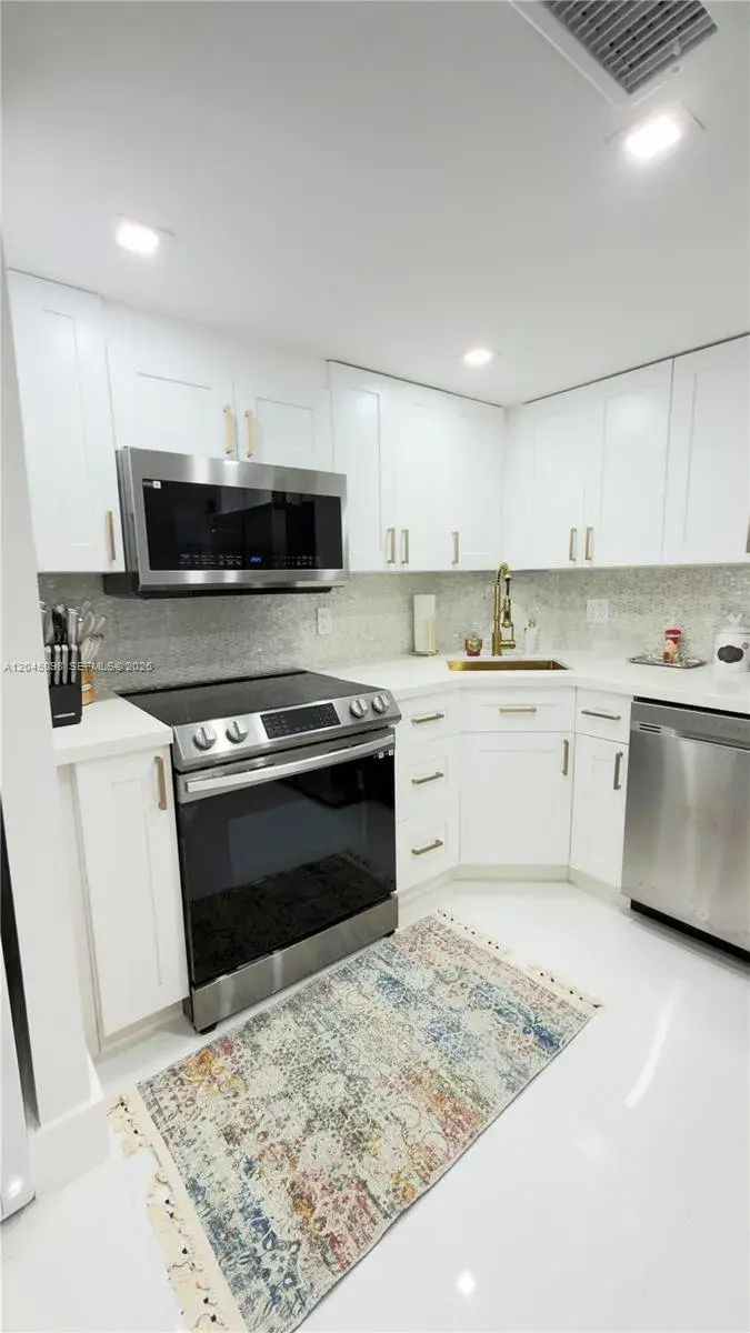 2333 Brickell Ave # 614, Miami FL 33129