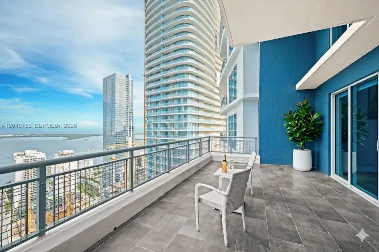 2 bedroom 3 bath Residential for sale at 60 SW 13th St # 4002, Miami FL 33130