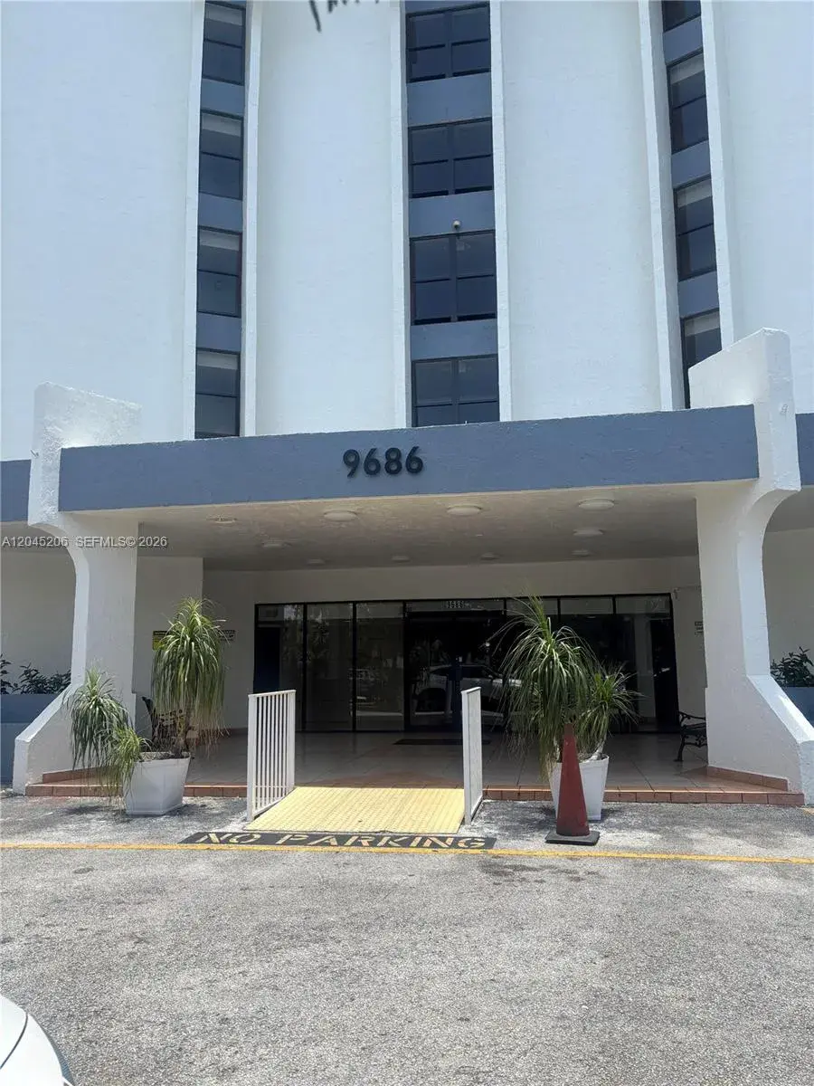 9686 Fontainebleau Blvd # 504, Miami FL 33172