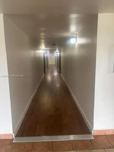 9686 Fontainebleau Blvd # 504, Miami FL 33172