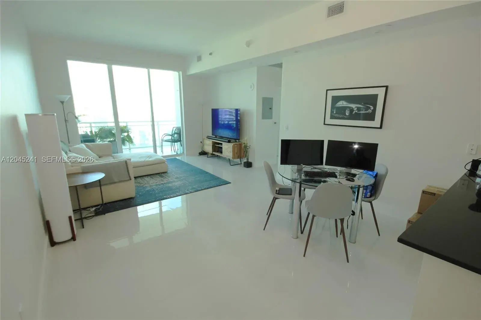 950 Brickell Bay Dr # 5000, Miami FL 33131