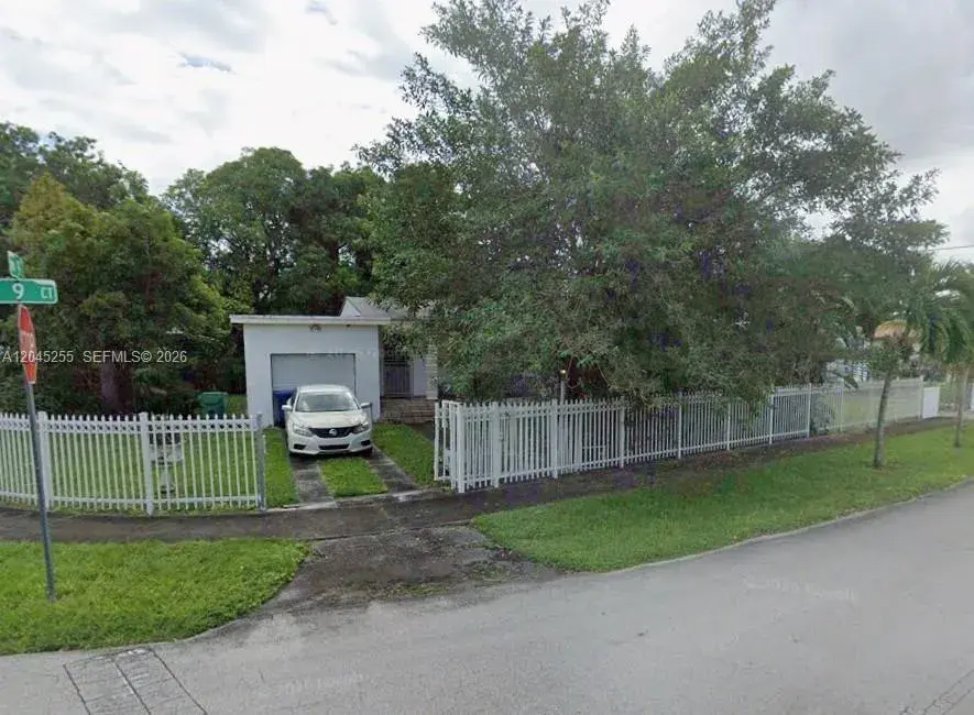 9025 NW 9th Ct, Miami FL 33150