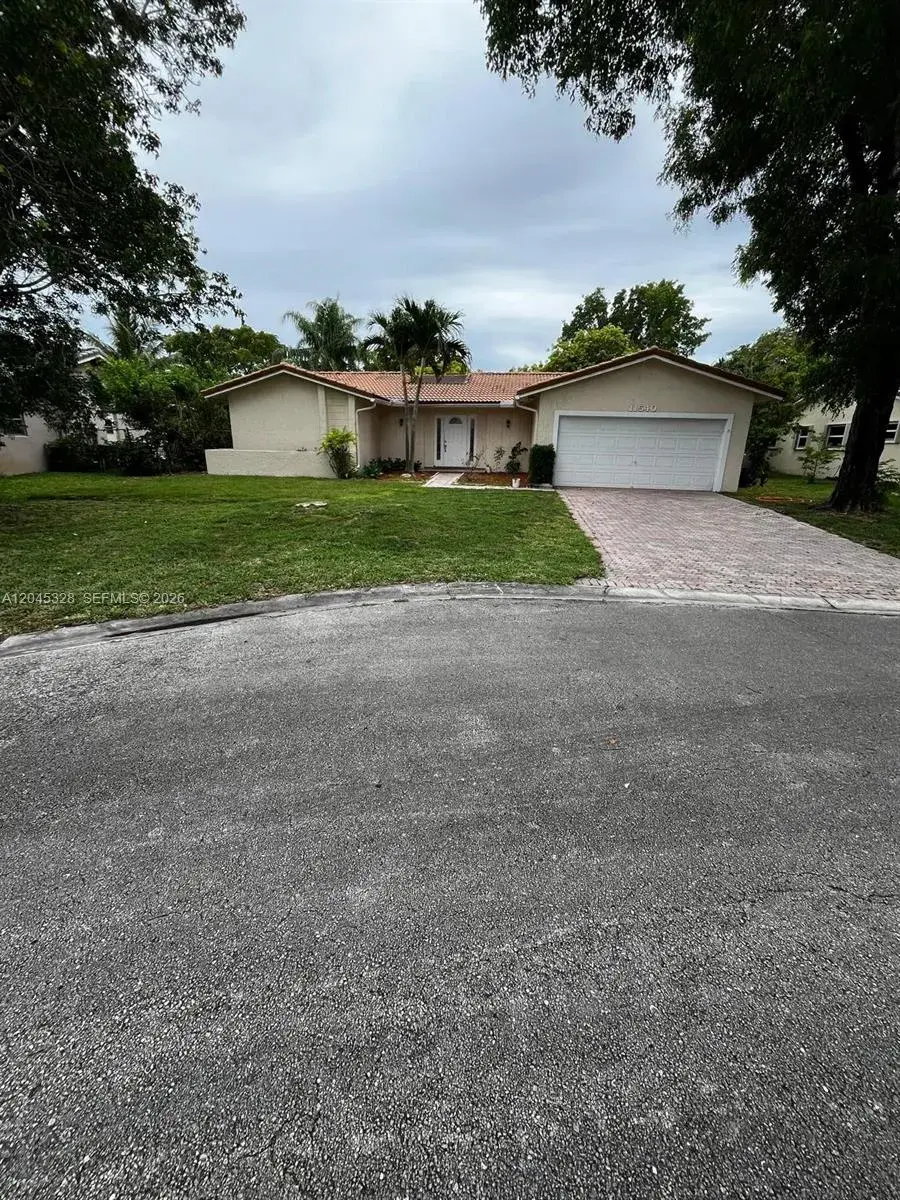 3 bedroom 2 bath for sale at 11540 NW 40th St, Coral Springs FL 33065