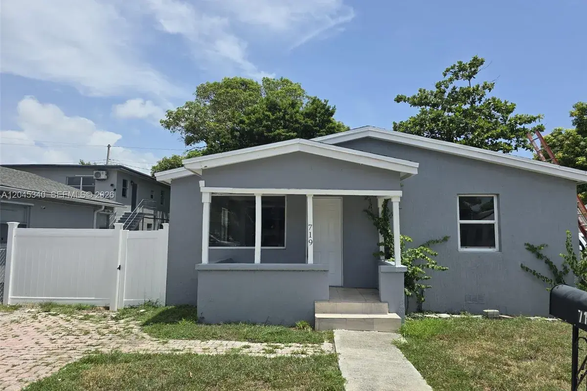 719 21st St, West Palm Beach FL 33407