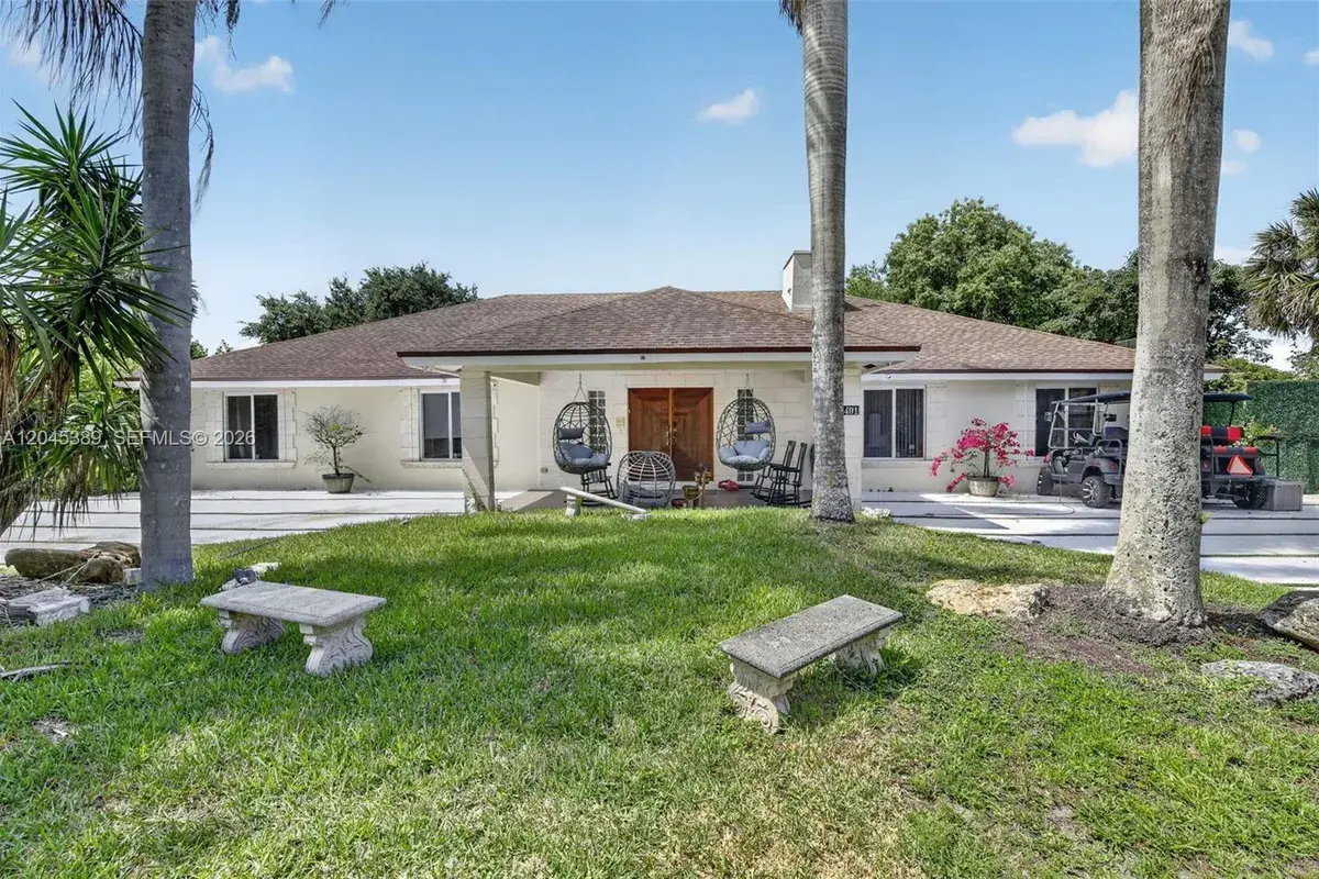 14401 SW 23rd St, Davie FL 33325